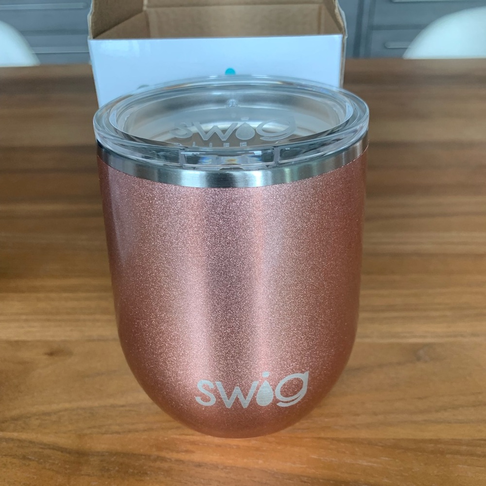 NWOT Swig Rose Gold Insulated 12oz Tumbler, in box. Cold 9 & Hot 3 hrs.